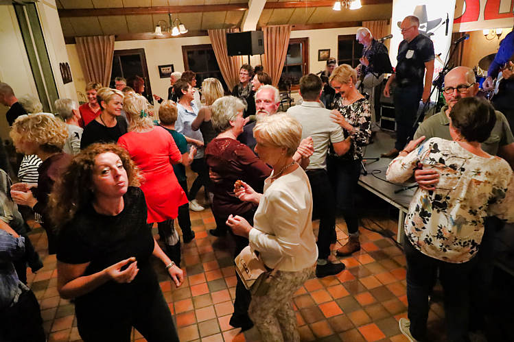 19 okt 2018 - SDWA terug naar de sixties avond met 'The Outlaws'_52